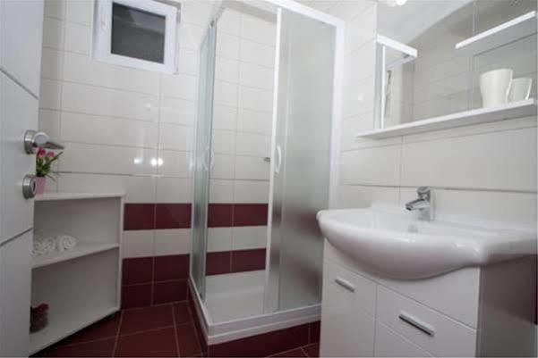 Guest House Burin Mlini Zewnętrze zdjęcie