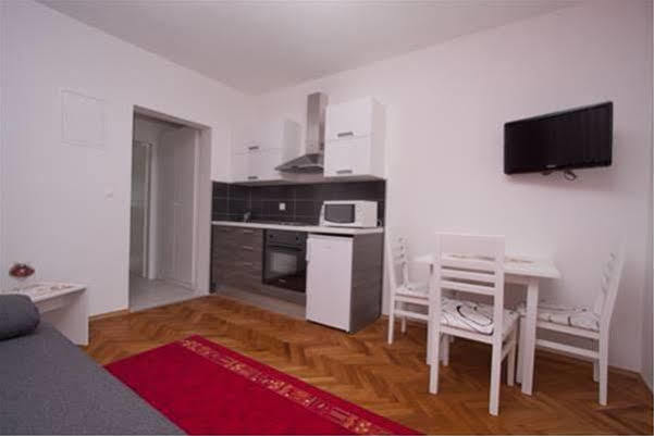 Guest House Burin Mlini Zewnętrze zdjęcie