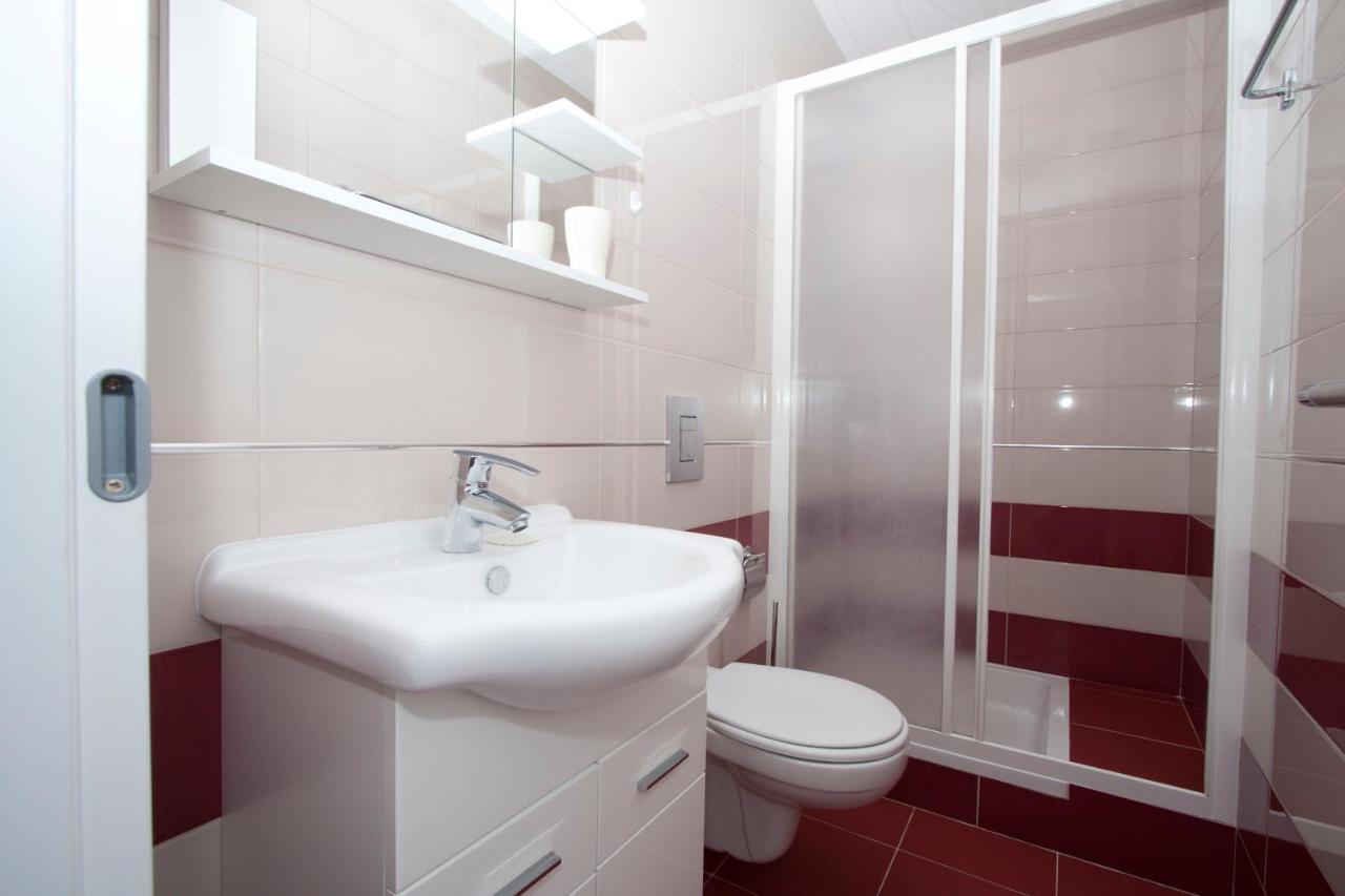 Guest House Burin Mlini Zewnętrze zdjęcie