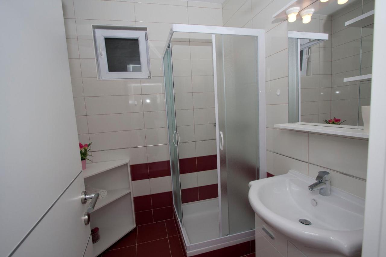 Guest House Burin Mlini Zewnętrze zdjęcie