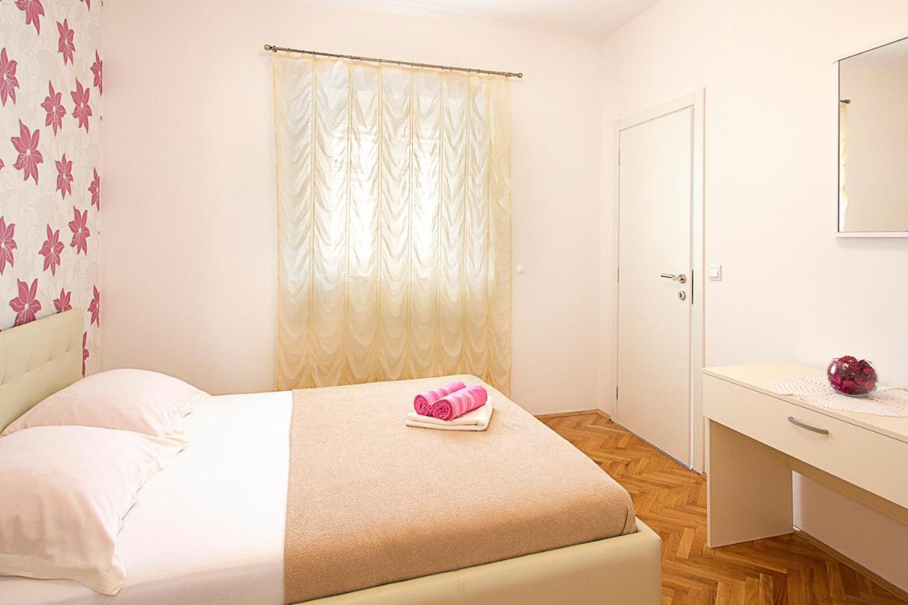 Guest House Burin Mlini Zewnętrze zdjęcie