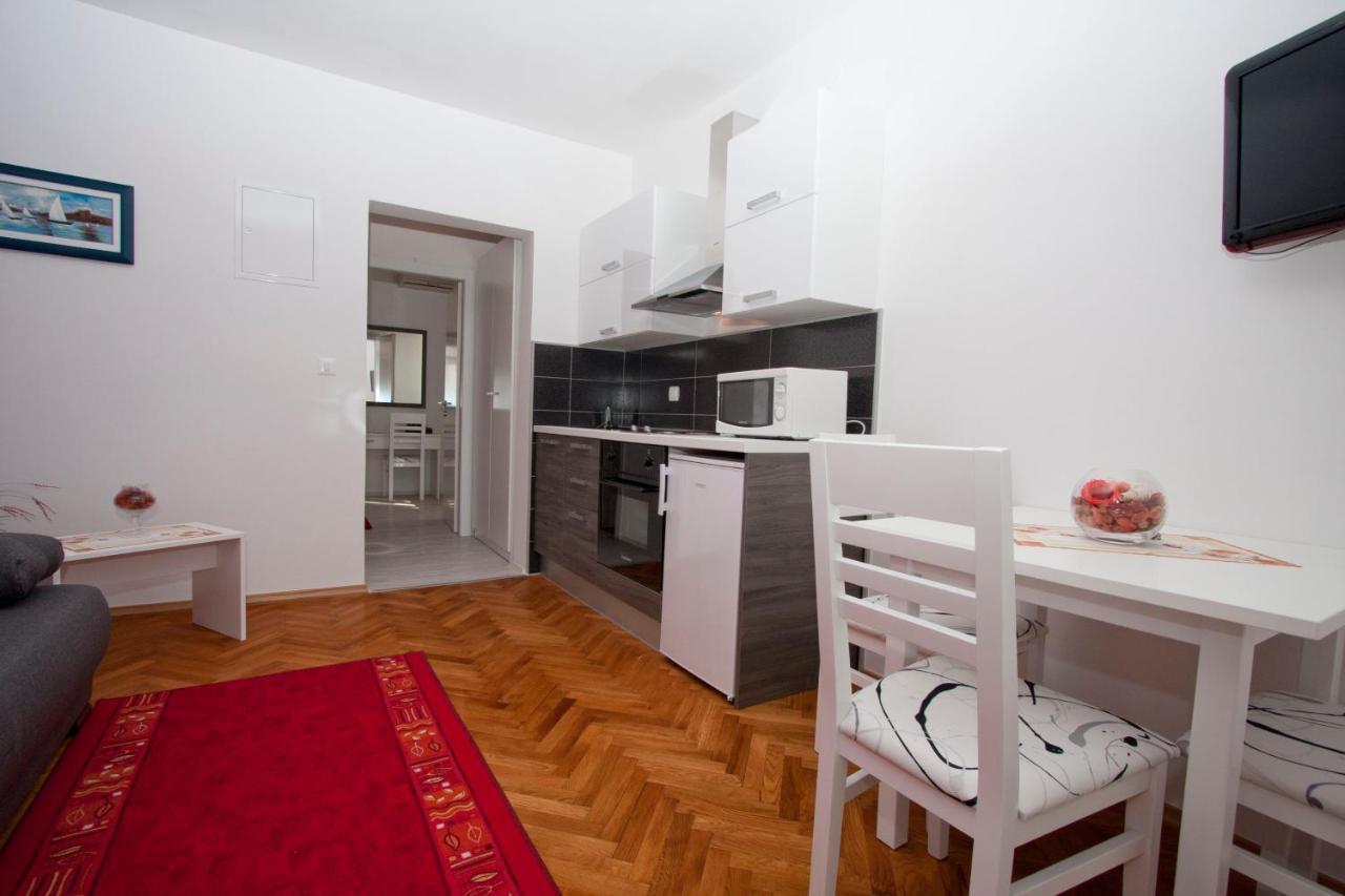 Guest House Burin Mlini Zewnętrze zdjęcie